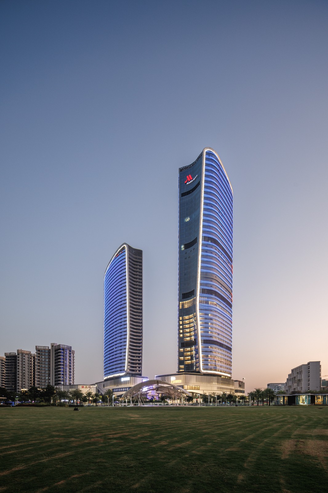 BIM建筑|金湾华发国际商务中心 / 10 Design BIM建筑|金湾华发国际商务中心 / 10 Design