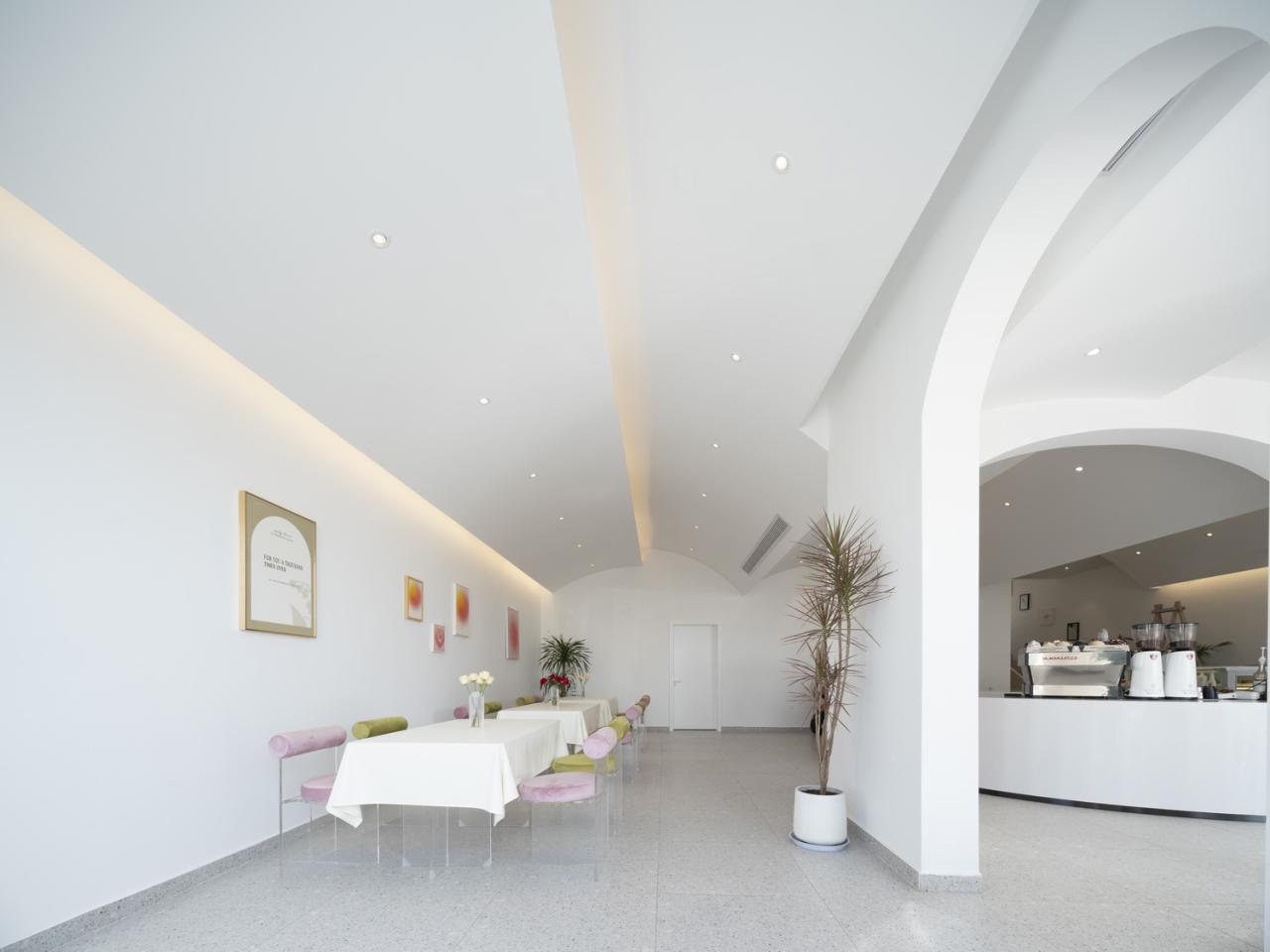 BIM建筑|环湖公路边的度假餐吧 / 平介设计 BIM建筑|环湖公路边的度假餐吧 / 平介设计