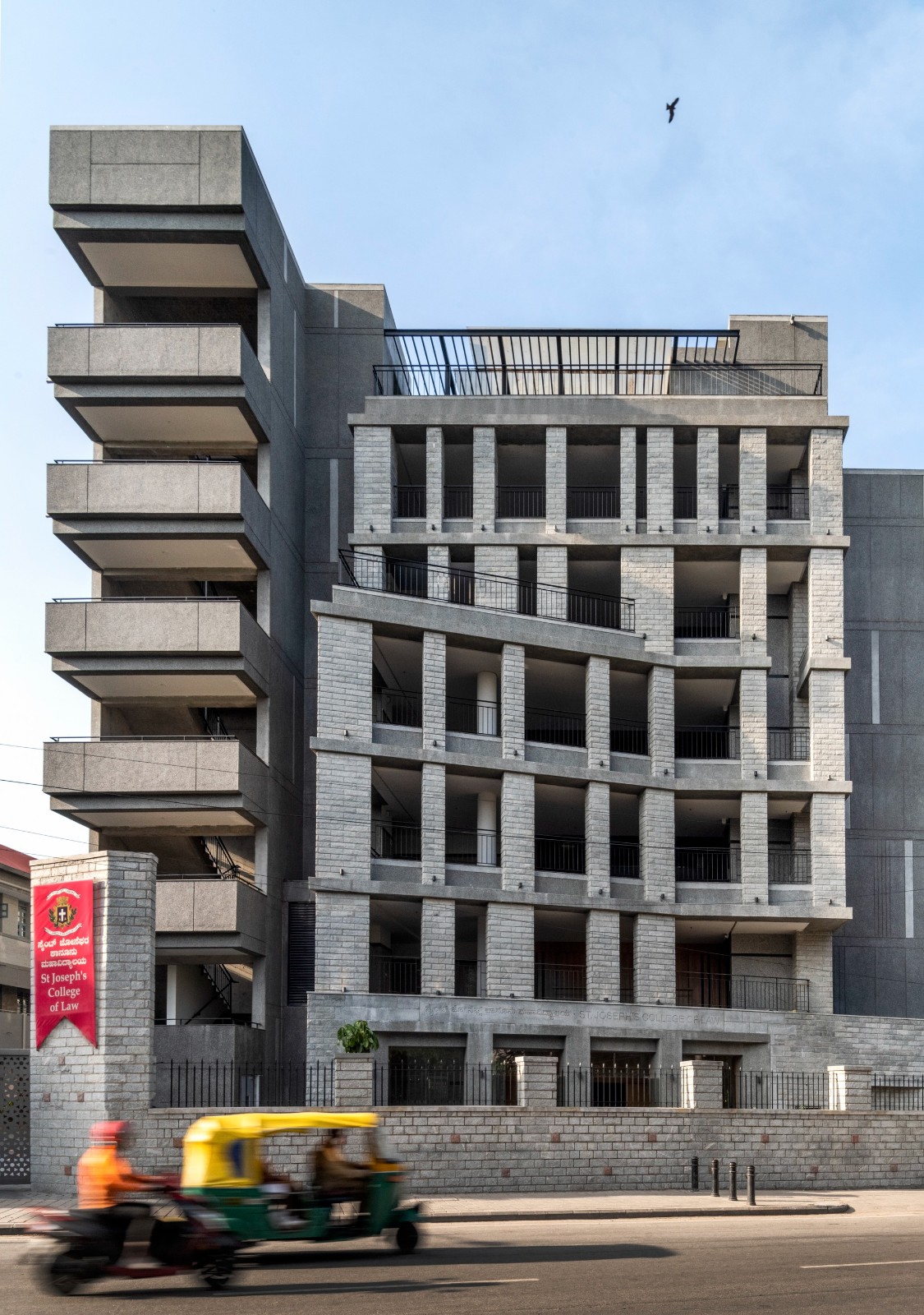 BIM建筑|班加罗尔圣约瑟夫法学院 / BetweenSpaces BIM建筑|班加罗尔圣约瑟夫法学院 / BetweenSpaces