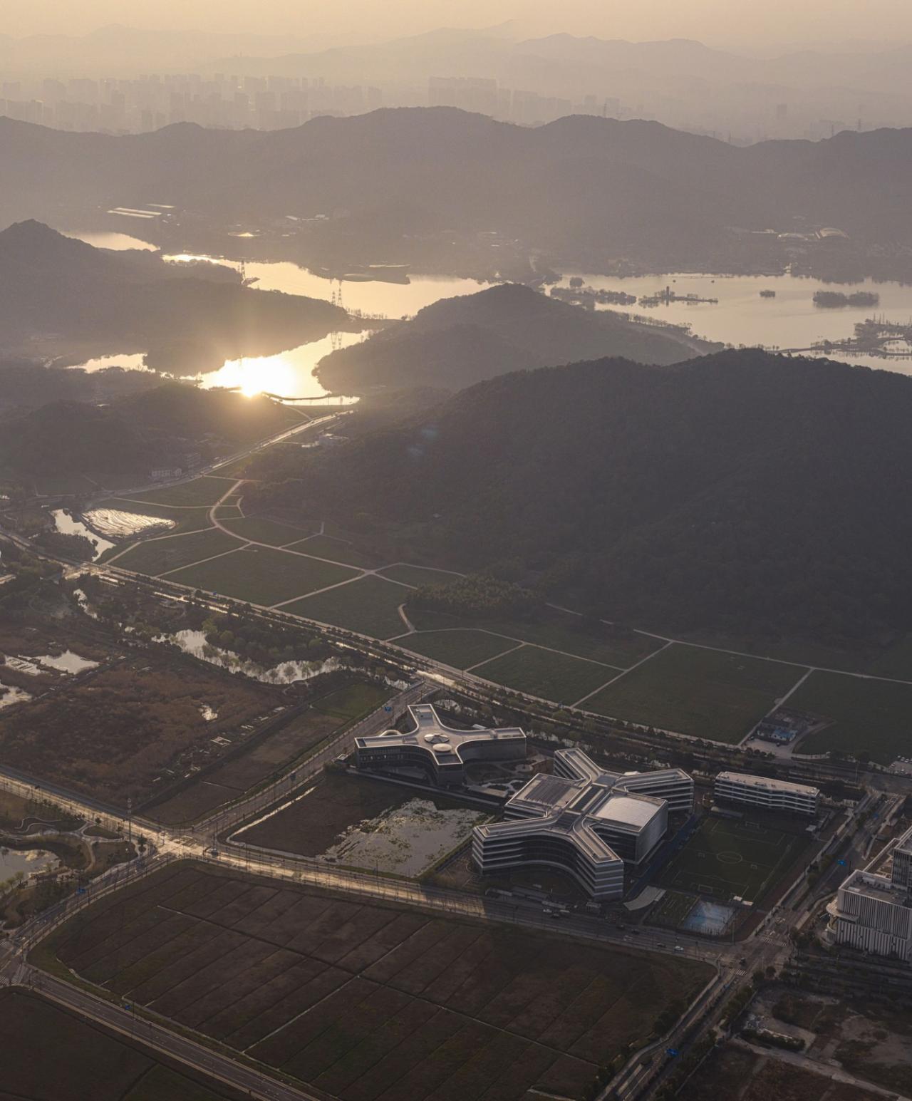 BIM建筑|Education Hub:HIS杭州国际学校 / 朱培栋-line+建筑事务所、gad BIM建筑|Education Hub:HIS杭州国际学校 / 朱培栋-line+建筑事务所、gad