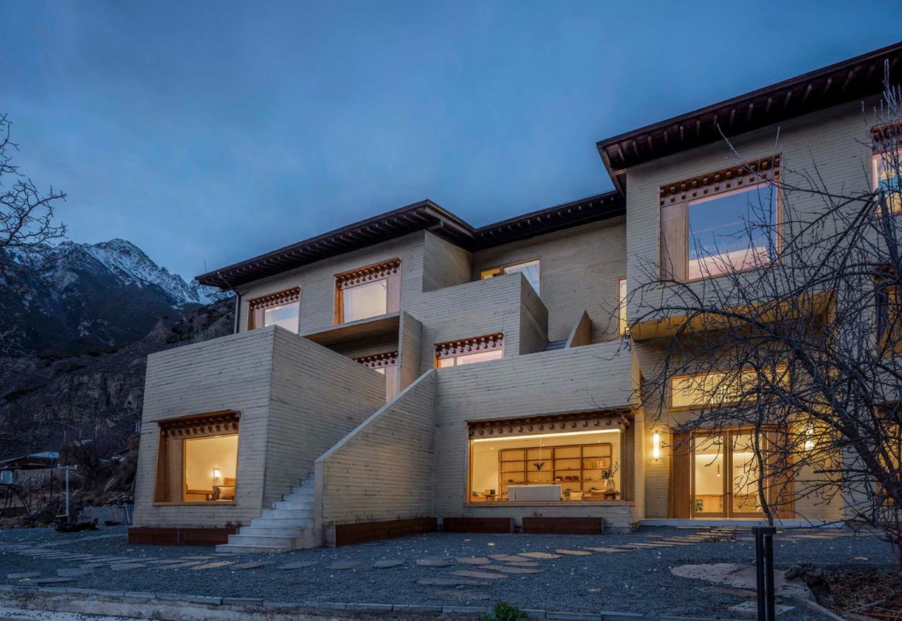 BIM建筑|雪山下的碉房-西藏嘎玛溪卡民宿 / hyperSity Architects BIM建筑|雪山下的碉房-西藏嘎玛溪卡民宿 / hyperSity Architects