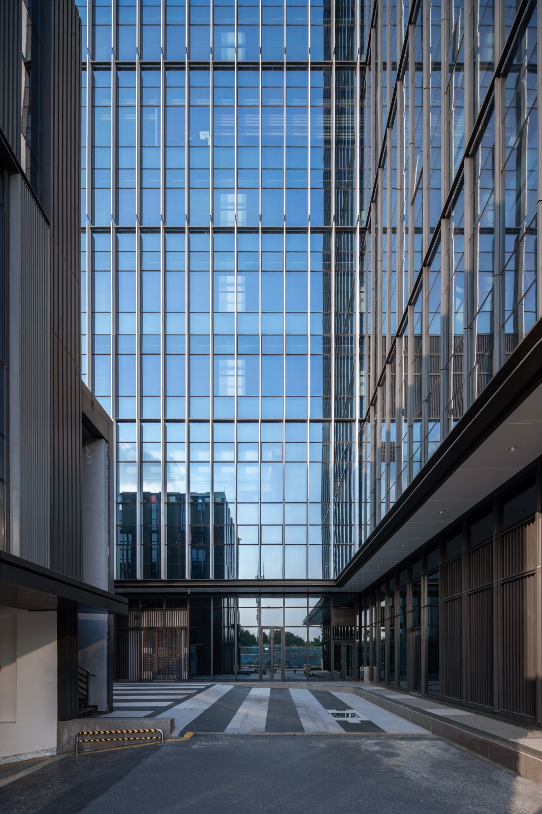 BIM建筑|广州南站发现广场:让建筑成为城市景观 / XAA建筑事务所 BIM建筑|广州南站发现广场:让建筑成为城市景观 / XAA建筑事务所