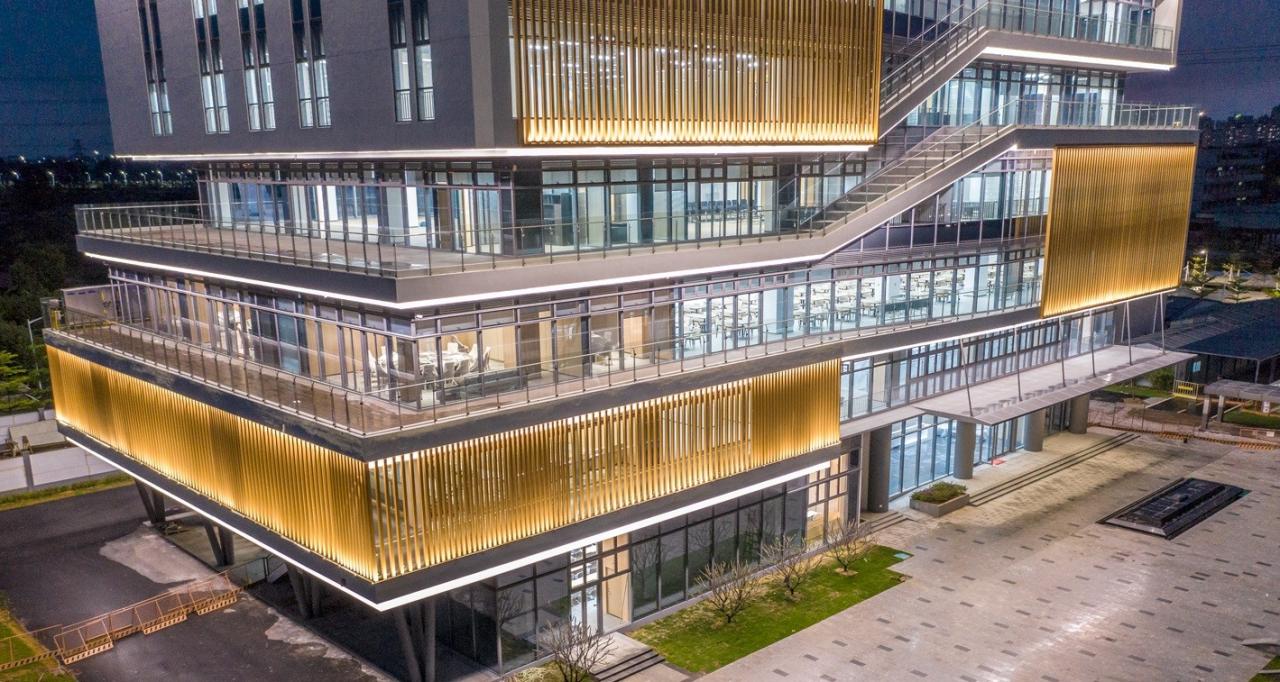 BIM建筑|立于水乡新区的精神堡垒:东莞水乡科创二期 / 森磊国际 BIM建筑|立于水乡新区的精神堡垒:东莞水乡科创二期 / 森磊国际