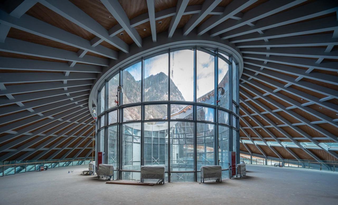 BIM建筑|九寨沟景区沟口立体式游客服务中心 / 清华大学建筑设计研究院 BIM建筑|九寨沟景区沟口立体式游客服务中心 / 清华大学建筑设计研究院