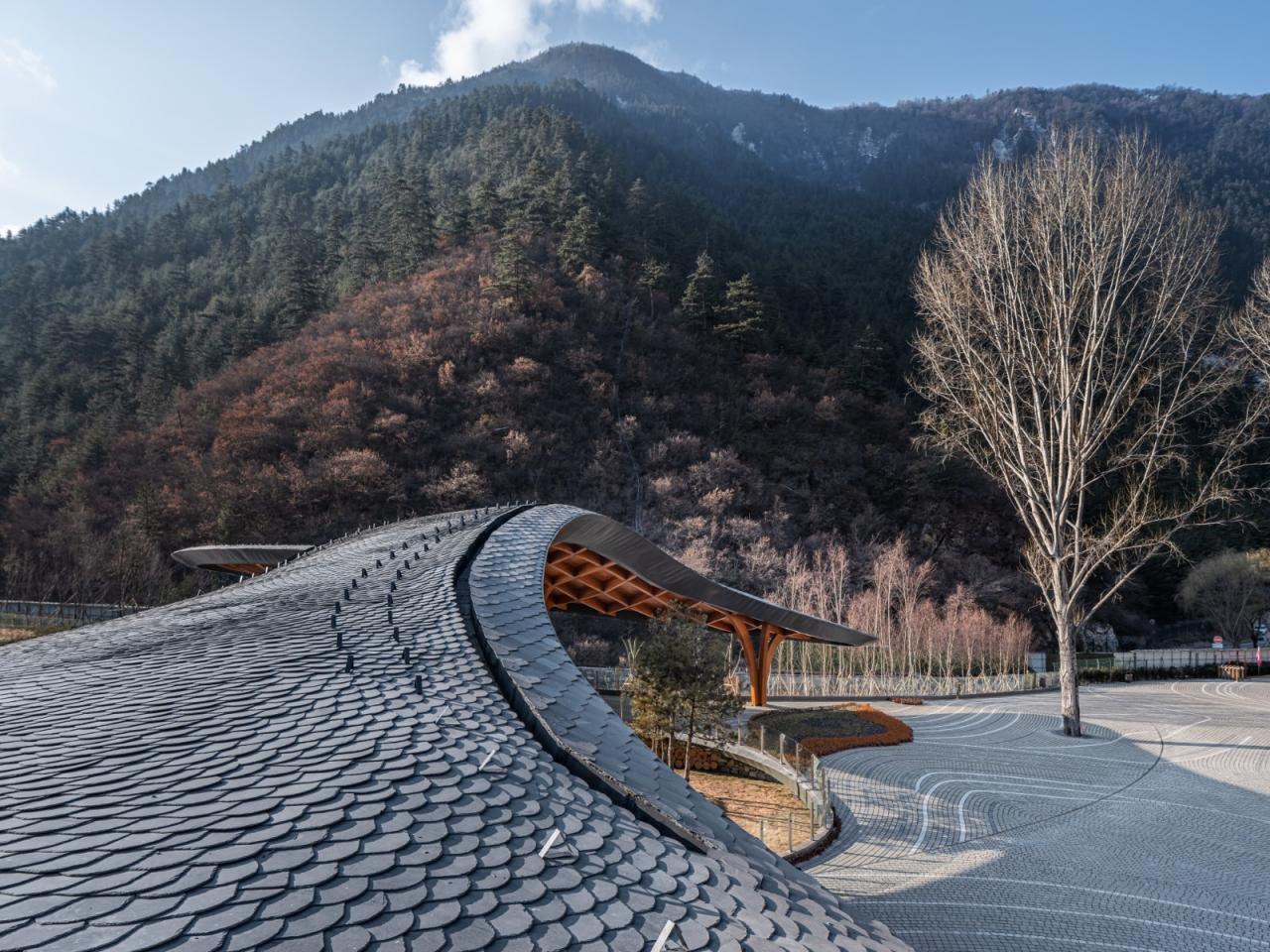 BIM建筑|九寨沟景区沟口立体式游客服务中心 / 清华大学建筑设计研究院 BIM建筑|九寨沟景区沟口立体式游客服务中心 / 清华大学建筑设计研究院