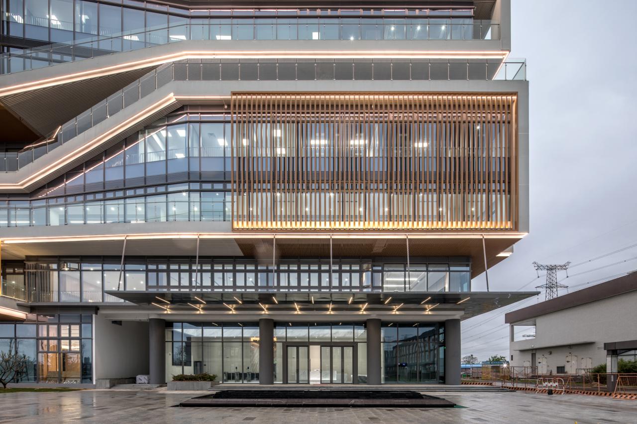 BIM建筑|立于水乡新区的精神堡垒:东莞水乡科创二期 / 森磊国际 BIM建筑|立于水乡新区的精神堡垒:东莞水乡科创二期 / 森磊国际