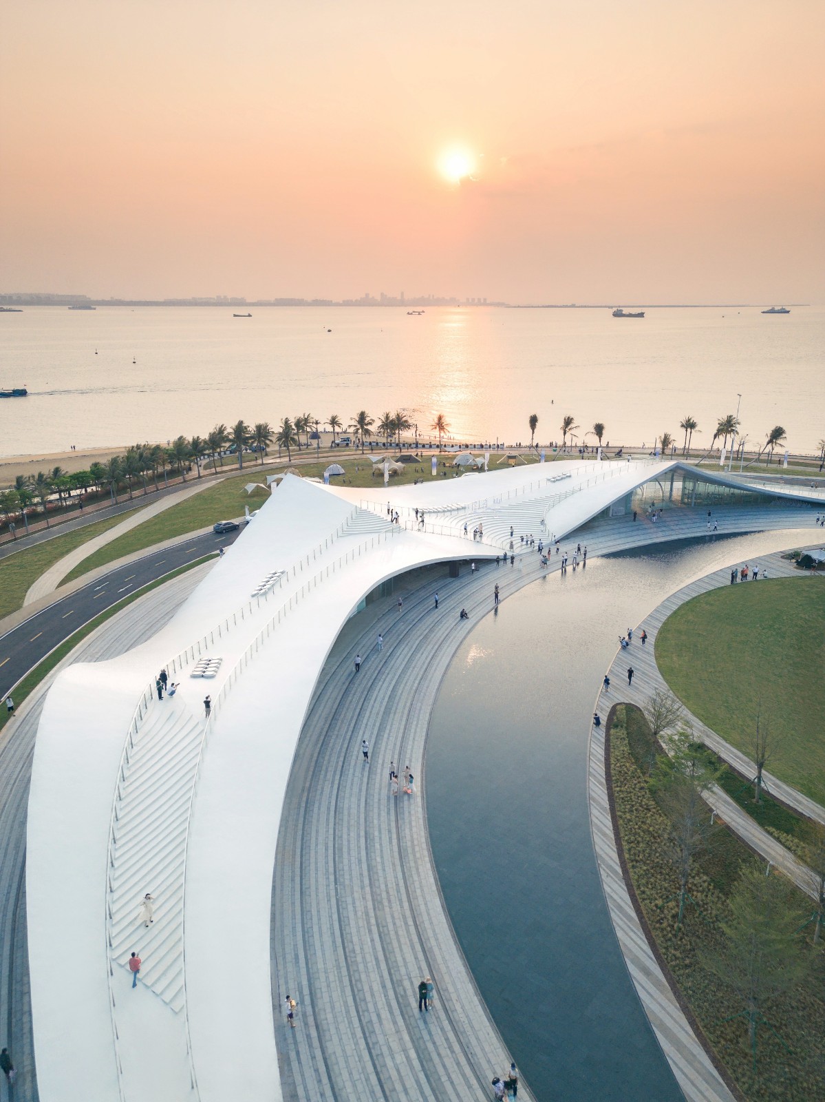 BIM建筑|天空之山,海口湾6号海滨驿站 / 藤本壮介建筑事务所 BIM建筑|天空之山,海口湾6号海滨驿站 / 藤本壮介建筑事务所
