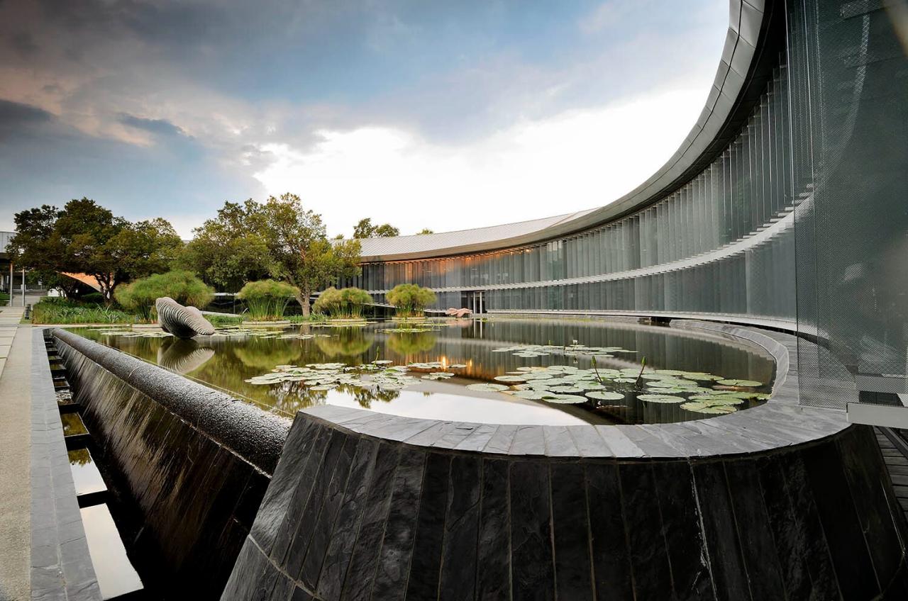 BIM建筑|宝马南非总部 / Boogertman + Partners Architects BIM建筑|宝马南非总部 / Boogertman + Partners Architects