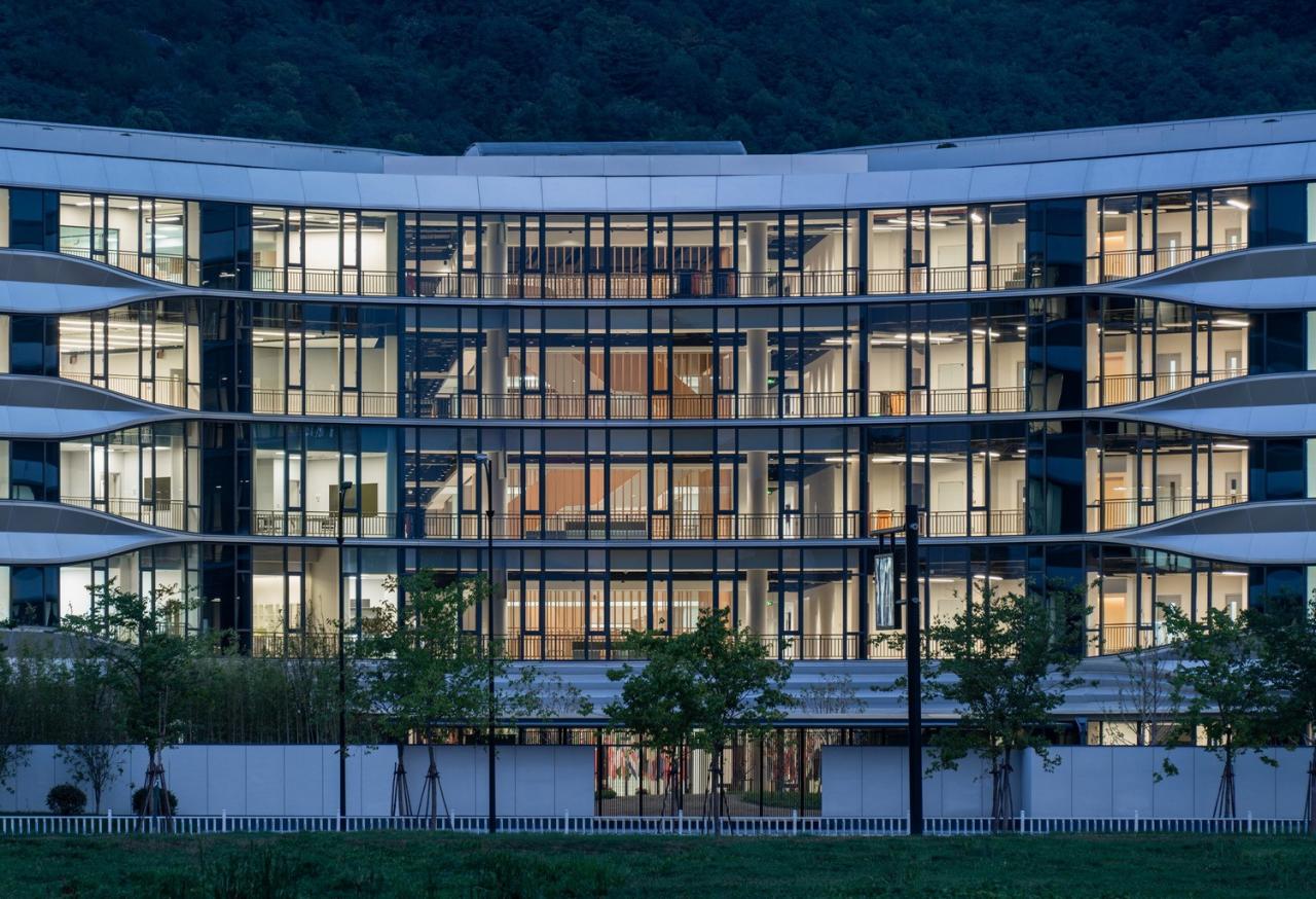 BIM建筑|Education Hub:HIS杭州国际学校 / 朱培栋-line+建筑事务所、gad BIM建筑|Education Hub:HIS杭州国际学校 / 朱培栋-line+建筑事务所、gad