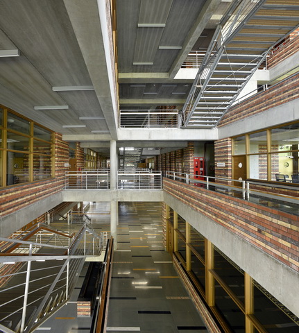 BIM建筑|艾哈迈达巴德大学中心 / Stephane Paumier Architects BIM建筑|艾哈迈达巴德大学中心 / Stephane Paumier Architects