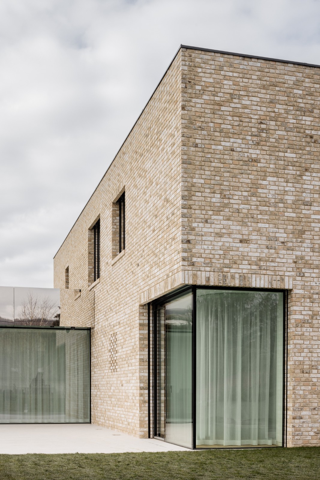 BIM建筑|独立住宅:砖房 ZáhorskéSady / ARCHITEKTI mikulaj & mikulajova BIM建筑|独立住宅:砖房 ZáhorskéSady / ARCHITEKTI mikulaj & mikulajova