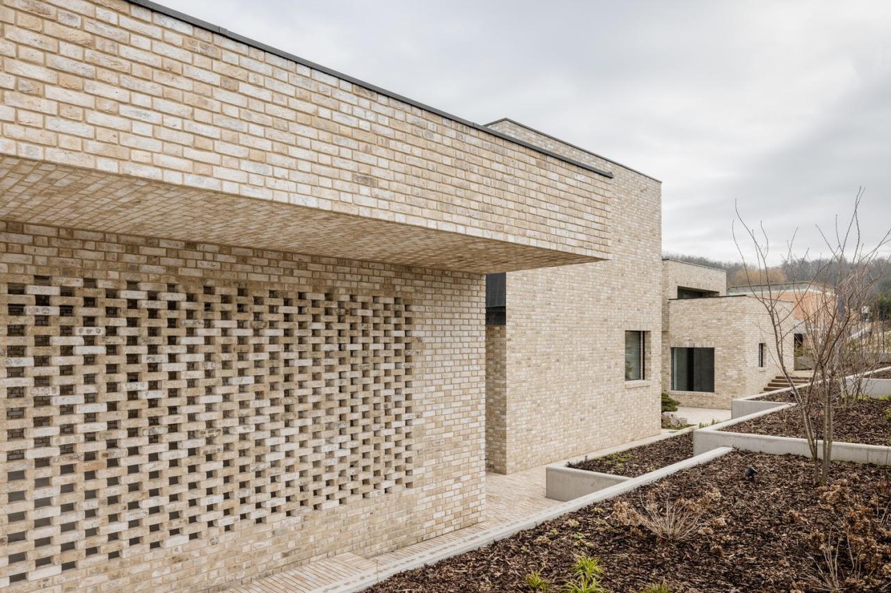 BIM建筑|独立住宅:砖房 ZáhorskéSady / ARCHITEKTI mikulaj & mikulajova BIM建筑|独立住宅:砖房 ZáhorskéSady / ARCHITEKTI mikulaj & mikulajova