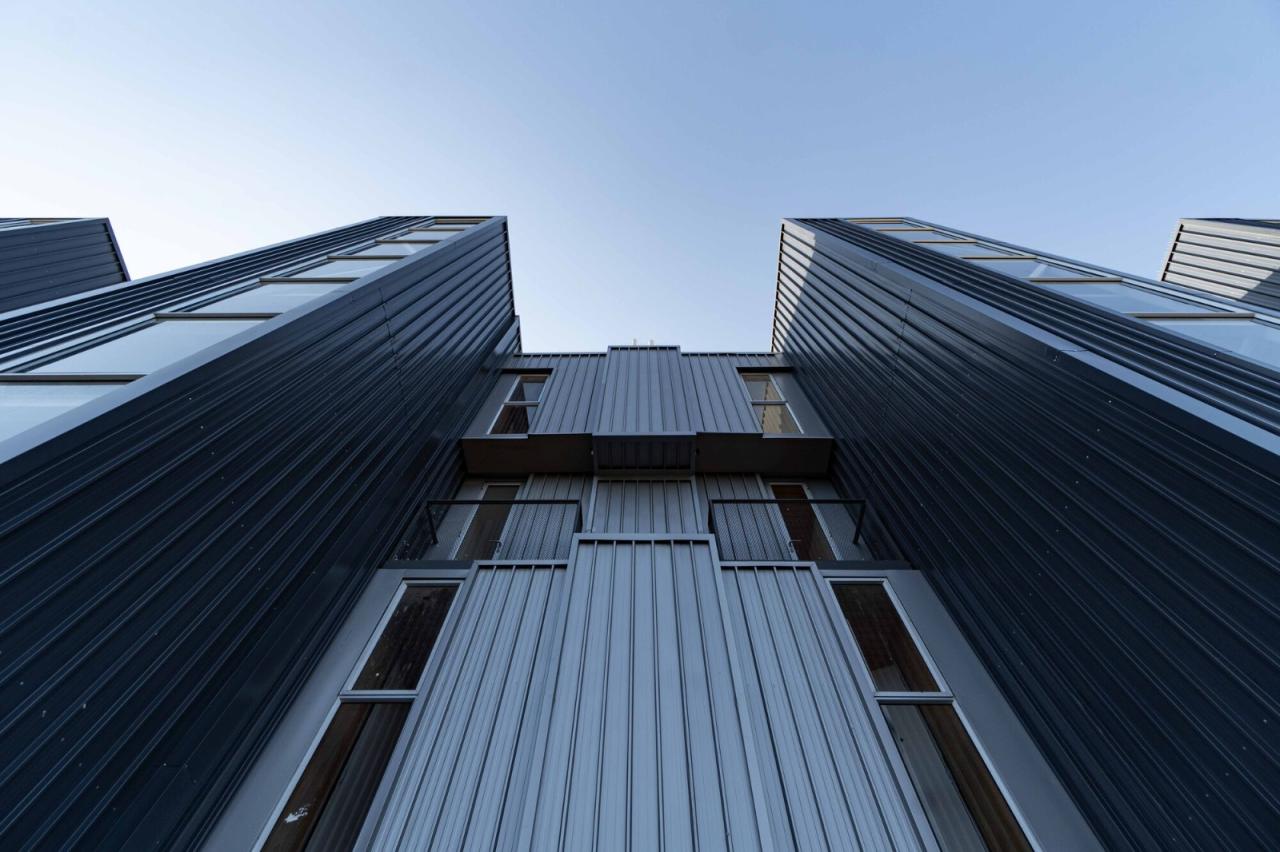 BIM建筑|集装箱宿舍 / Ian Hsü + Gabriel Rudolphy BIM建筑|集装箱宿舍 / Ian Hsü + Gabriel Rudolphy