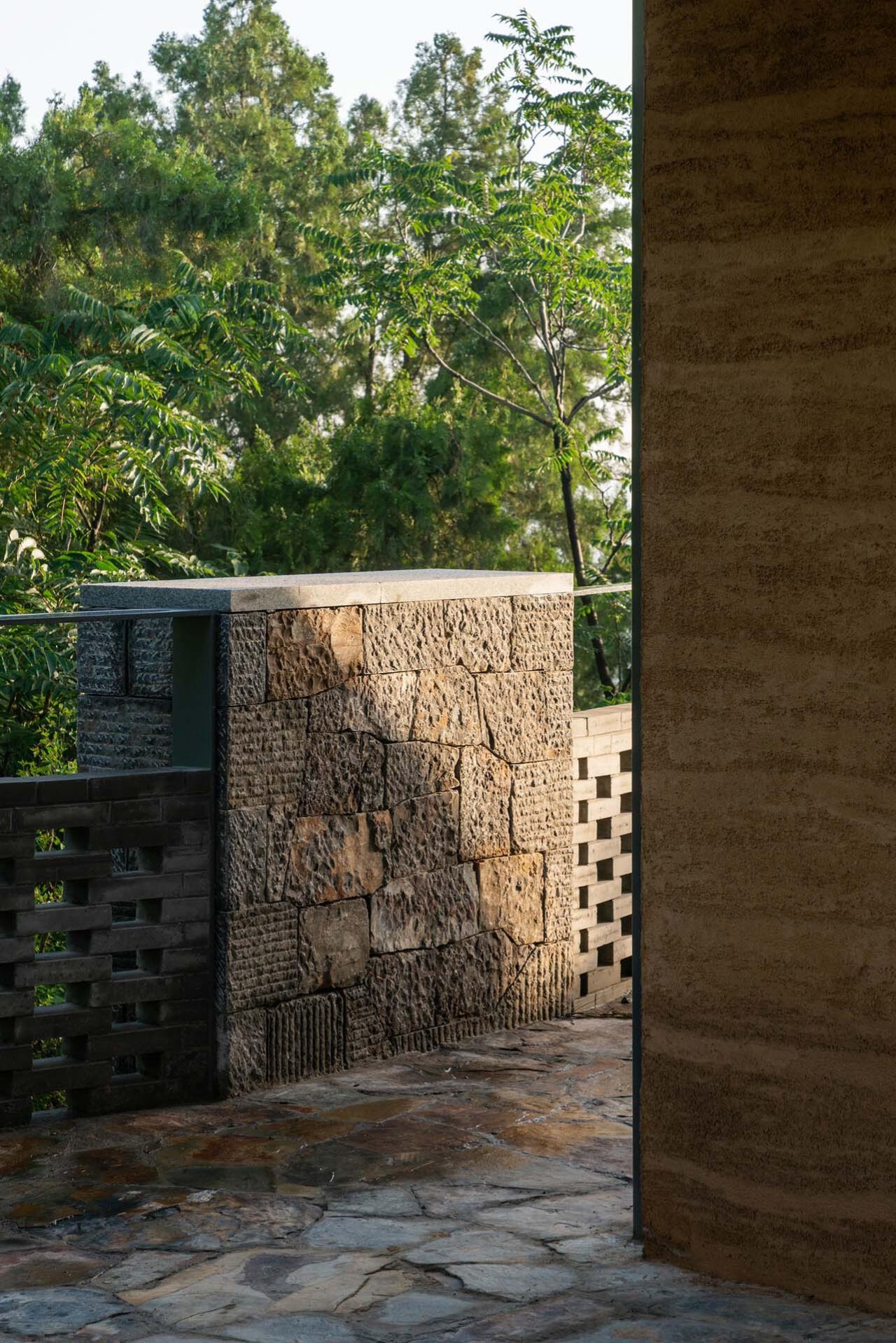 BIM建筑|咕咕来仪,大伾山悬崖驿站 / 繁星建筑工作室 BIM建筑|咕咕来仪,大伾山悬崖驿站 / 繁星建筑工作室