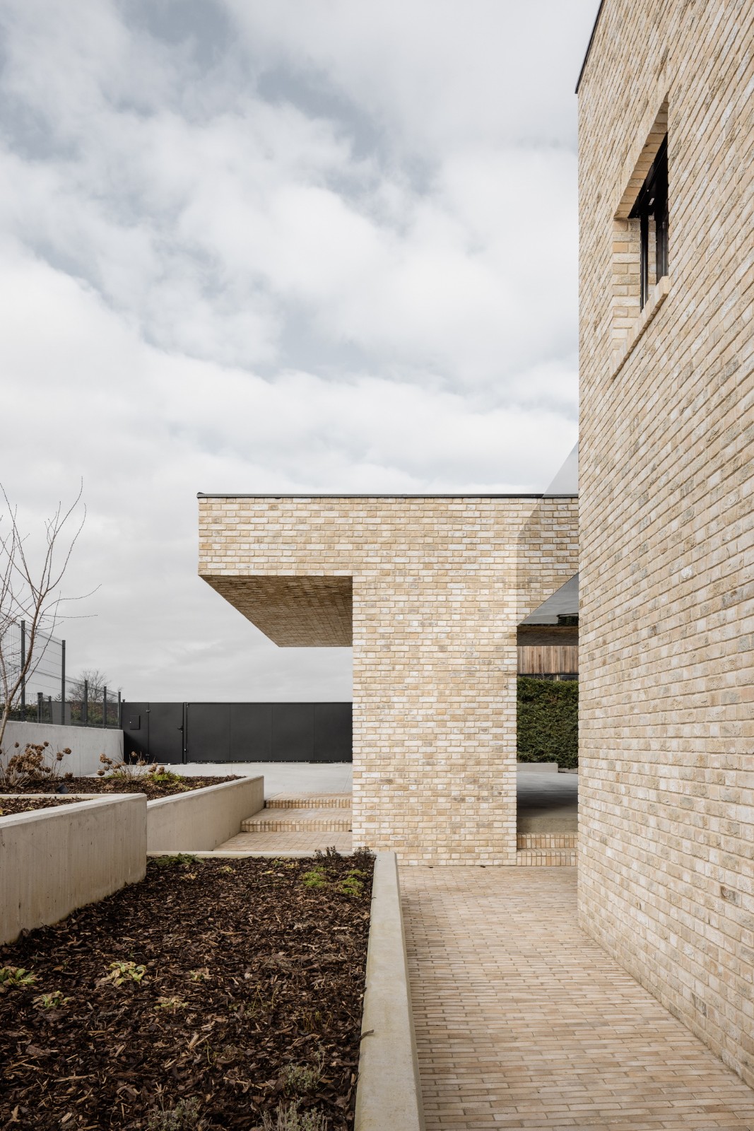 BIM建筑|独立住宅:砖房 ZáhorskéSady / ARCHITEKTI mikulaj & mikulajova BIM建筑|独立住宅:砖房 ZáhorskéSady / ARCHITEKTI mikulaj & mikulajova