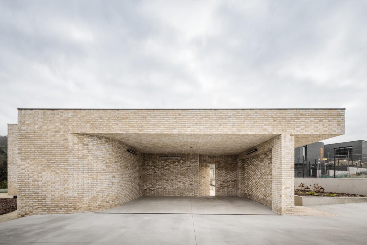 BIM建筑|独立住宅:砖房 ZáhorskéSady / ARCHITEKTI mikulaj & mikulajova BIM建筑|独立住宅:砖房 ZáhorskéSady / ARCHITEKTI mikulaj & mikulajova