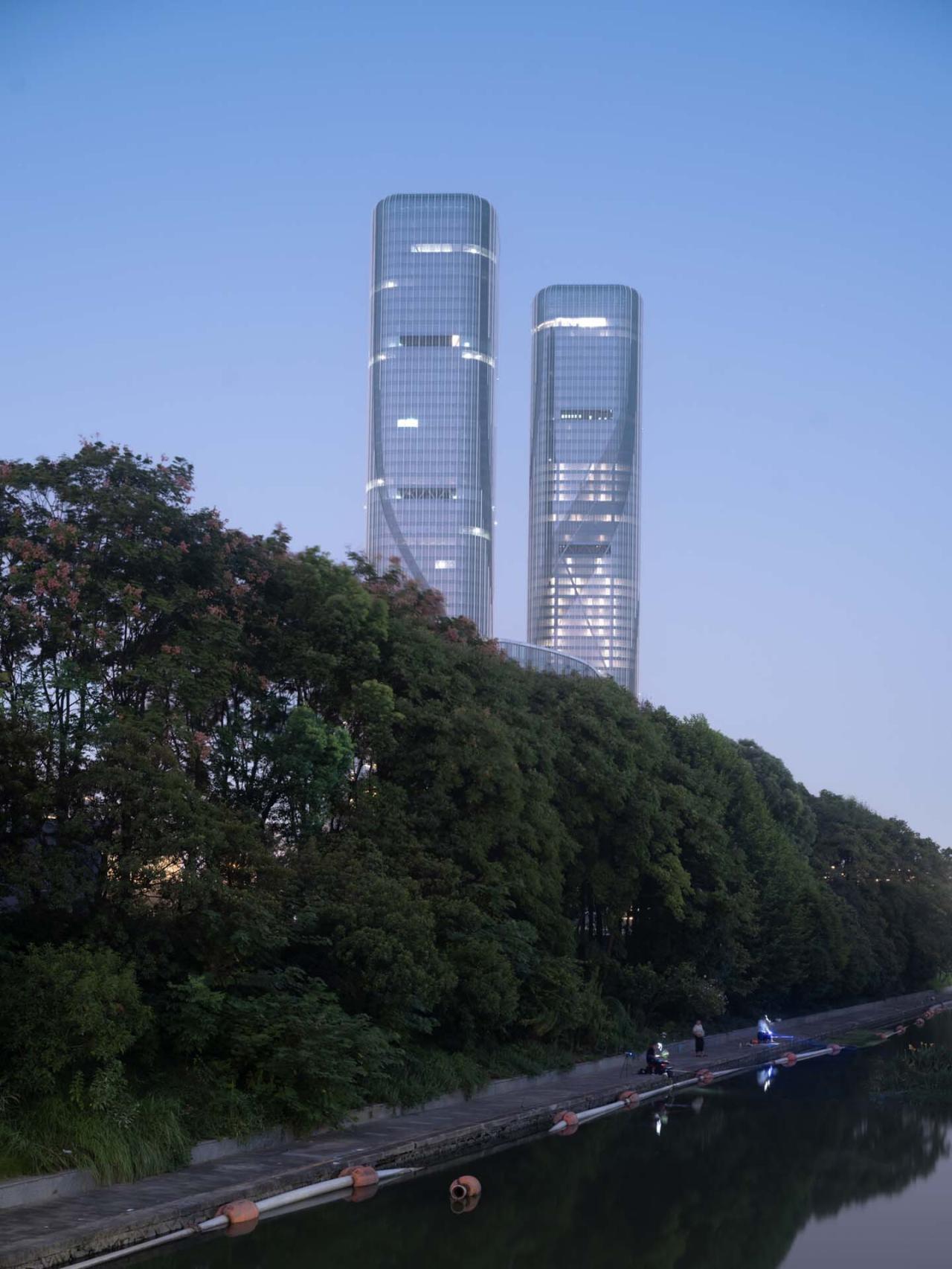 BIM建筑|钱江潮涌:杭州世茂智慧之门超高层城市综合体 / 姜平工作室 BIM建筑|钱江潮涌:杭州世茂智慧之门超高层城市综合体 / 姜平工作室