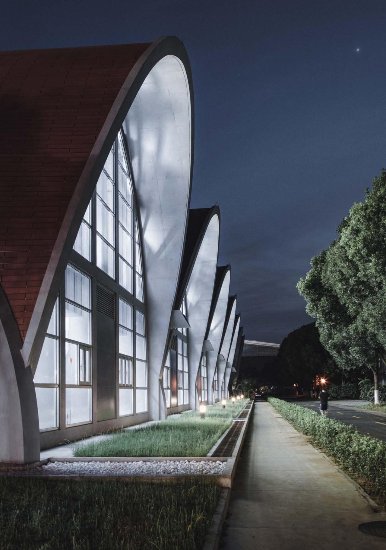 BIM建筑|东南大学游泳馆 / 周琦工作室 BIM建筑|东南大学游泳馆 / 周琦工作室