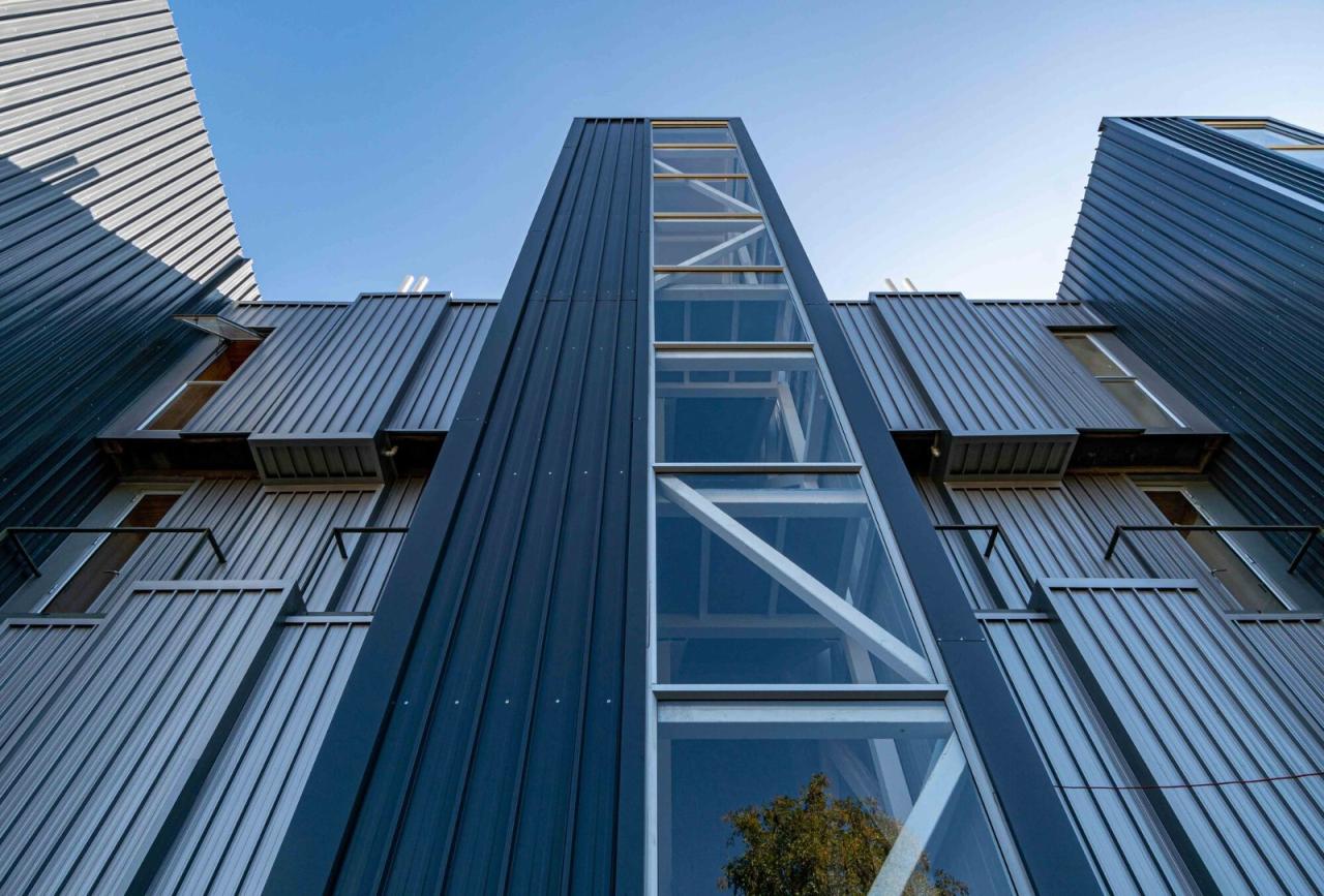 BIM建筑|集装箱宿舍 / Ian Hsü + Gabriel Rudolphy BIM建筑|集装箱宿舍 / Ian Hsü + Gabriel Rudolphy