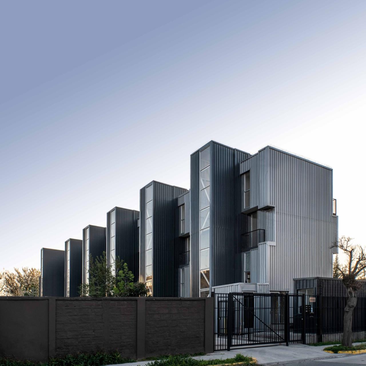BIM建筑|集装箱宿舍 / Ian Hsü + Gabriel Rudolphy BIM建筑|集装箱宿舍 / Ian Hsü + Gabriel Rudolphy