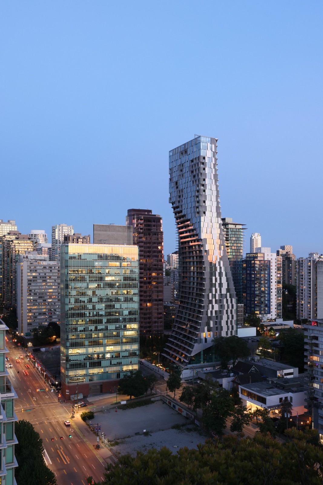 BIM建筑|突破性设计重塑城市天际线:北美艺术级豪宅“阿铂尼·隈研吾” / Westbank + 隈研吾 BIM建筑|突破性设计重塑城市天际线:北美艺术级豪宅“阿铂尼·隈研吾” / Westbank + 隈研吾
