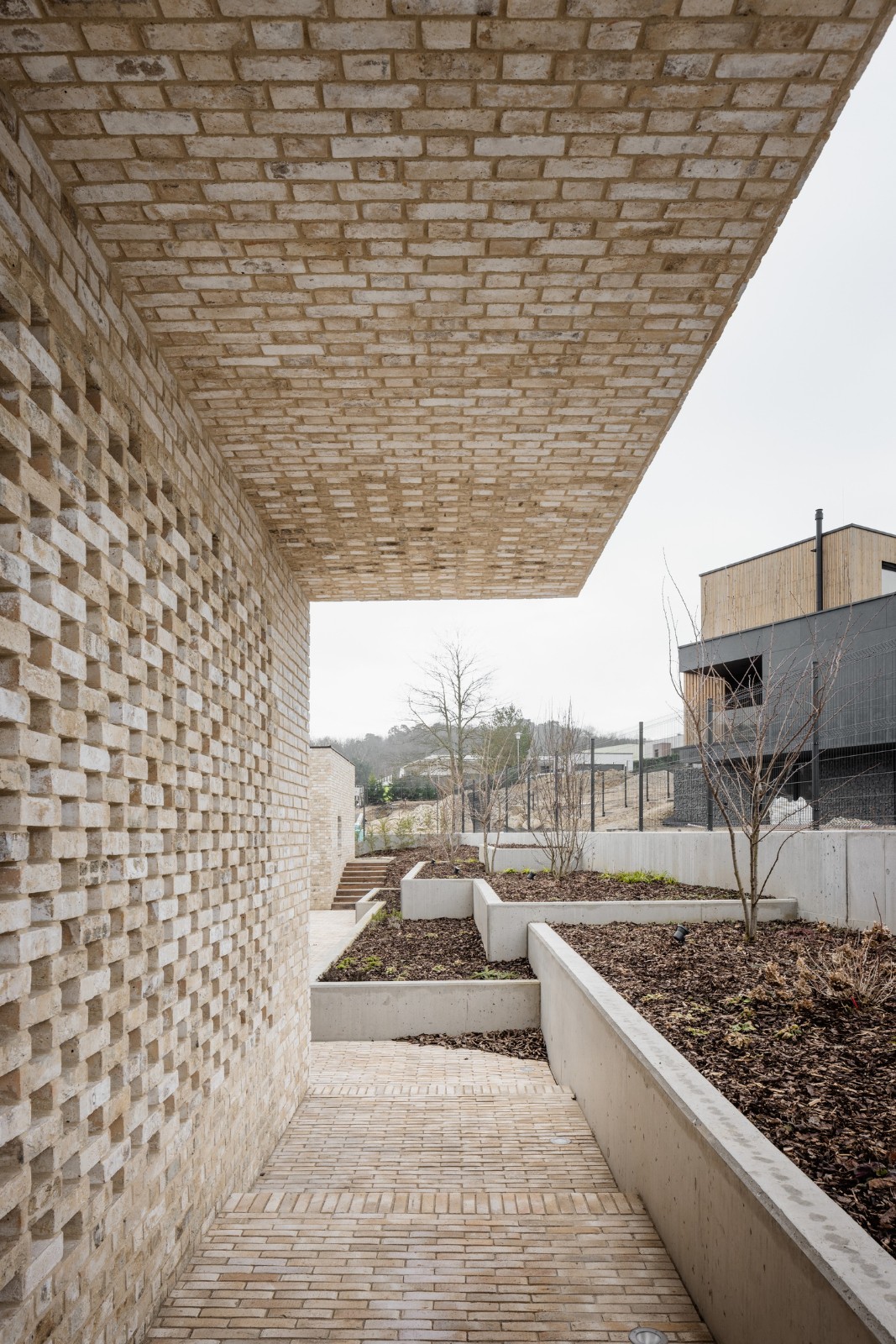 BIM建筑|独立住宅:砖房 ZáhorskéSady / ARCHITEKTI mikulaj & mikulajova BIM建筑|独立住宅:砖房 ZáhorskéSady / ARCHITEKTI mikulaj & mikulajova