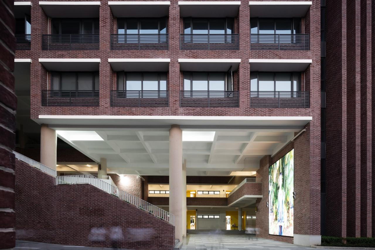 BIM建筑|几何秩序下的红砖魅力:惠州宏华学校 / 柏涛设计 BIM建筑|几何秩序下的红砖魅力:惠州宏华学校 / 柏涛设计