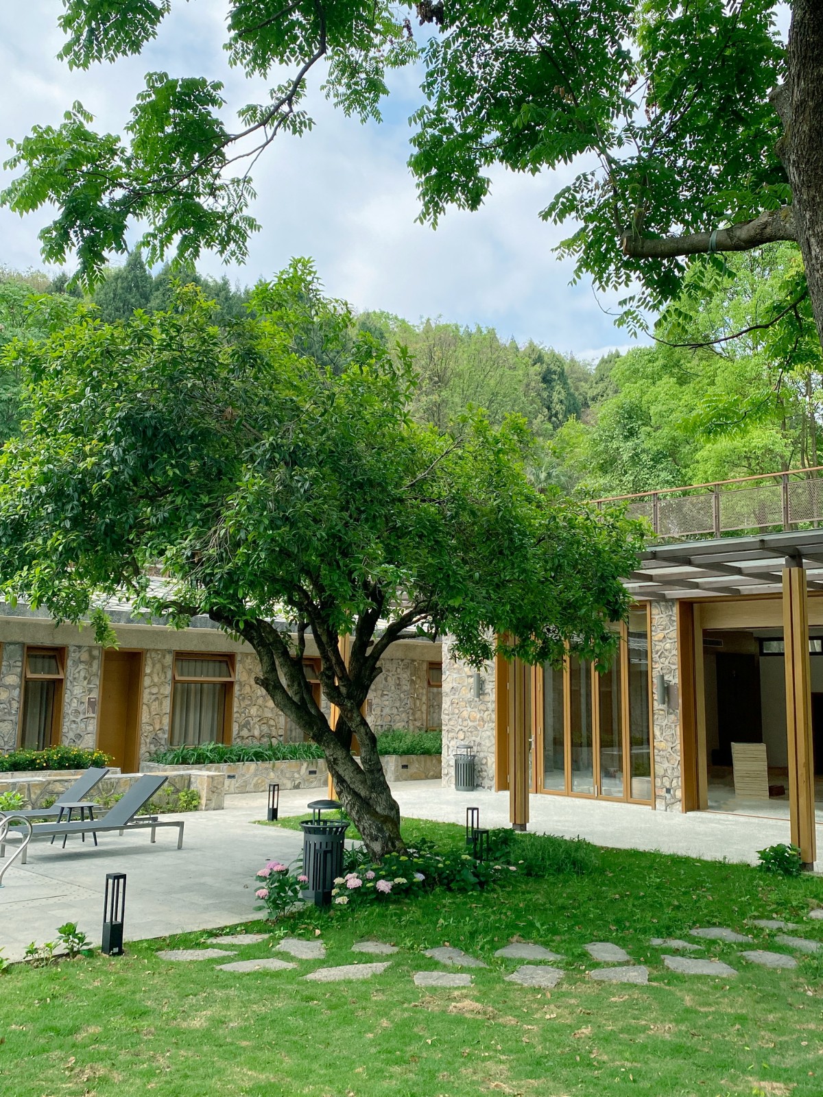BIM建筑|瀑布下的诗意栖居:尧珈•瀑布村 /上海尧舜建筑设计有限公司 BIM建筑|瀑布下的诗意栖居:尧珈•瀑布村 /上海尧舜建筑设计有限公司