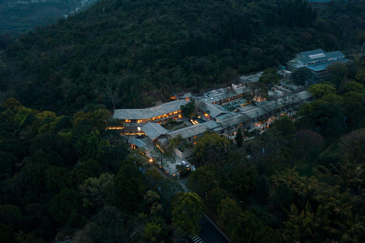 BIM建筑|瀑布下的诗意栖居:尧珈•瀑布村 /上海尧舜建筑设计有限公司 BIM建筑|瀑布下的诗意栖居:尧珈•瀑布村 /上海尧舜建筑设计有限公司