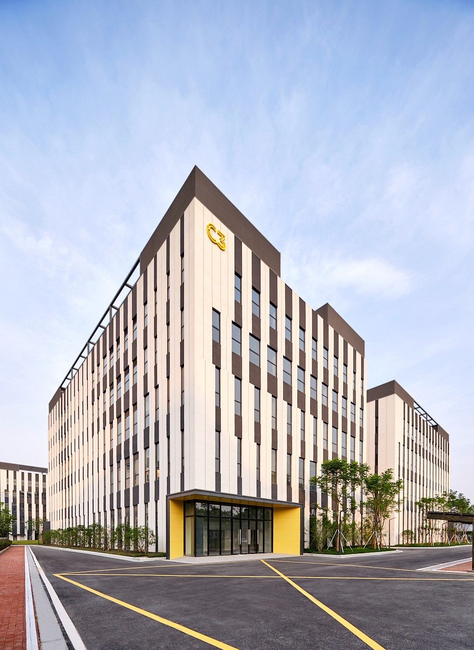BIM建筑|跳动的色彩×微笑的曲线,园区建筑注入活力与情感:苏州新扬产业园 / FTA BIM建筑|跳动的色彩×微笑的曲线,园区建筑注入活力与情感:苏州新扬产业园 / FTA