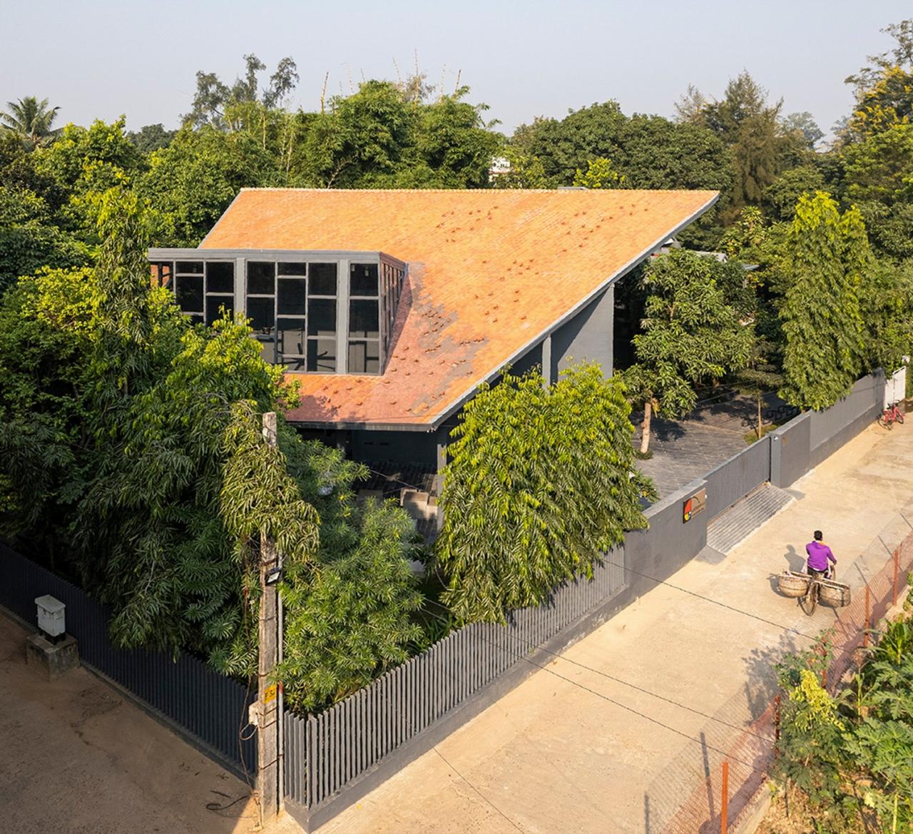 BIM建筑|Arthshila文化中心 – 文化适应及再利用私人基础设施 / Abin Design Studio BIM建筑|Arthshila文化中心 – 文化适应及再利用私人基础设施 / Abin Design Studio