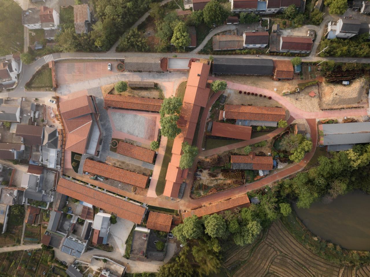 BIM建筑|安徽潜山痘姆龙窑及非遗客厅 / 灰空间建筑事务所 BIM建筑|安徽潜山痘姆龙窑及非遗客厅 / 灰空间建筑事务所