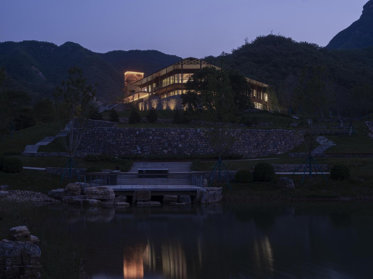 BIM建筑|化作天上的星星, 静美的灵魂栖息地:石家庄安德生命纪念公园·云镜 / 小隐建筑 BIM建筑|化作天上的星星, 静美的灵魂栖息地:石家庄安德生命纪念公园·云镜 / 小隐建筑