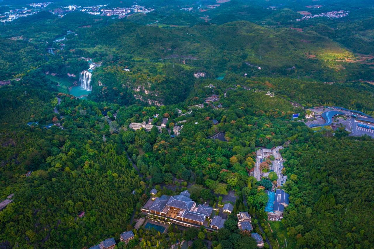 BIM建筑|瀑布下的诗意栖居:尧珈•瀑布村 /上海尧舜建筑设计有限公司 BIM建筑|瀑布下的诗意栖居:尧珈•瀑布村 /上海尧舜建筑设计有限公司