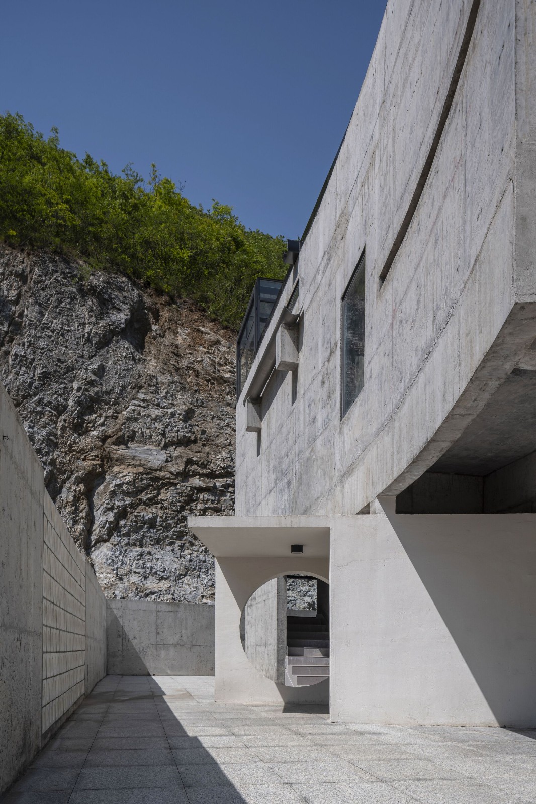 BIM建筑|崖之家 / 郦文曦建筑事务所 BIM建筑|崖之家 / 郦文曦建筑事务所