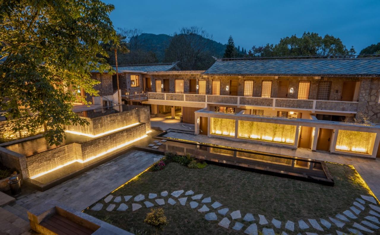 BIM建筑|瀑布下的诗意栖居:尧珈•瀑布村 /上海尧舜建筑设计有限公司 BIM建筑|瀑布下的诗意栖居:尧珈•瀑布村 /上海尧舜建筑设计有限公司