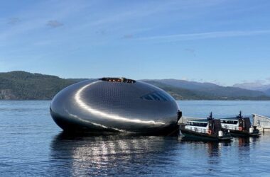 BIM建筑|克沃宁设计卵形“三文鱼眼”展馆-BIM建筑网