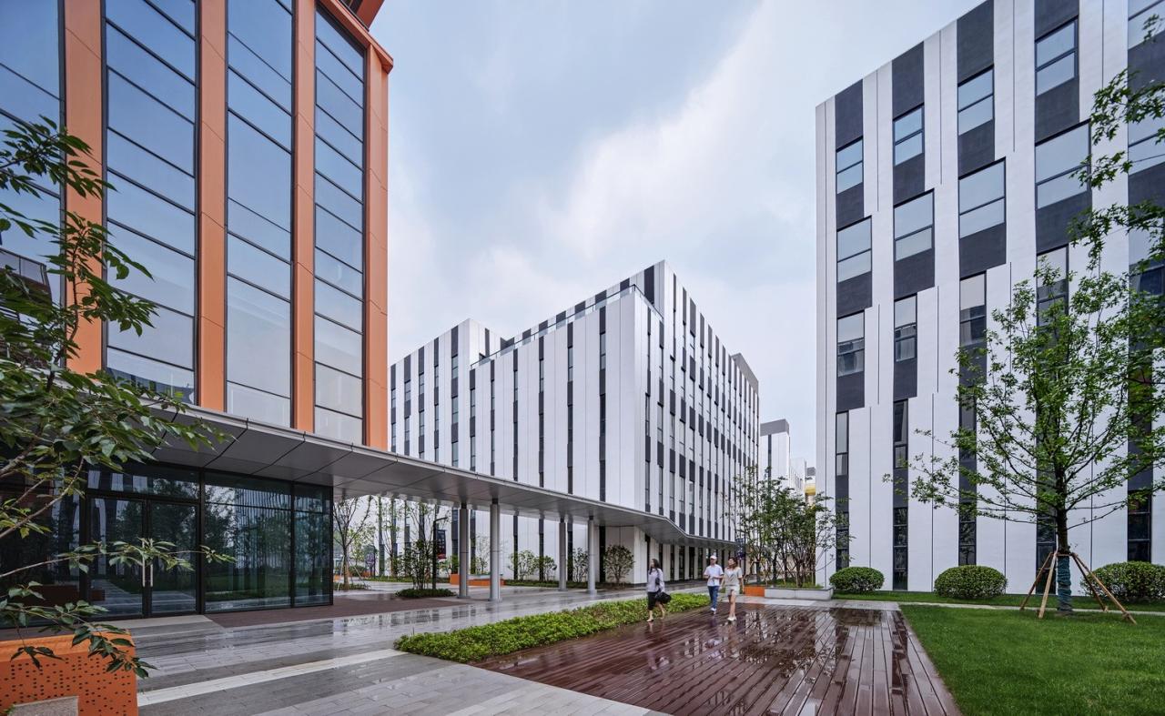 BIM建筑|跳动的色彩×微笑的曲线,园区建筑注入活力与情感:苏州新扬产业园 / FTA BIM建筑|跳动的色彩×微笑的曲线,园区建筑注入活力与情感:苏州新扬产业园 / FTA