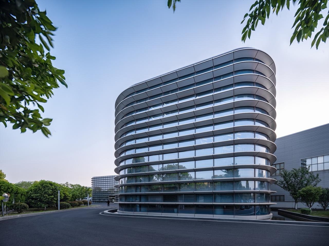 BIM建筑|苏南民营企业发展的建筑样本:航亚科技总部办公楼 / 米丈建筑 BIM建筑|苏南民营企业发展的建筑样本:航亚科技总部办公楼 / 米丈建筑