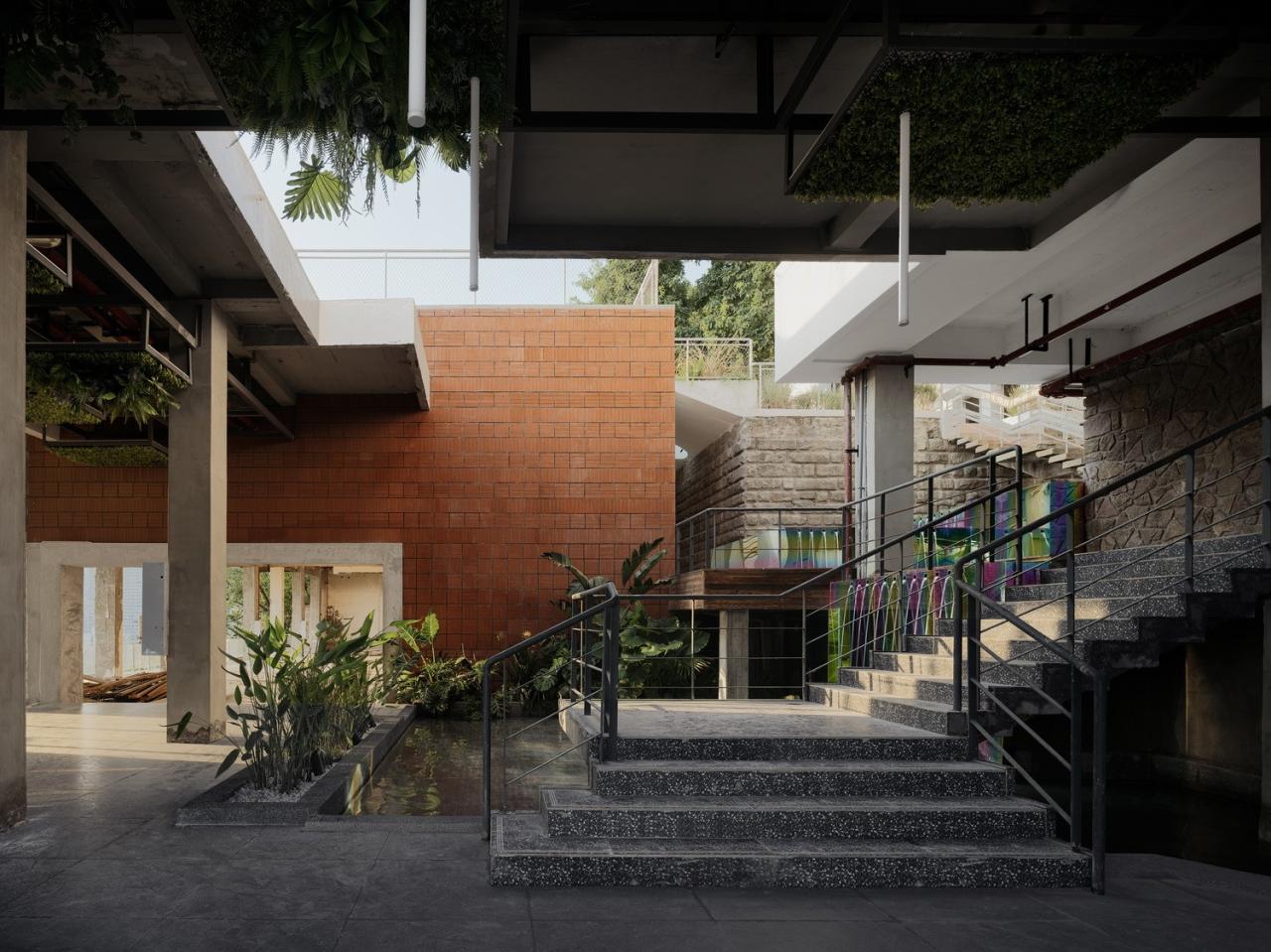 BIM建筑|东村城市天台 / 未见筑设计事务所 BIM建筑|东村城市天台 / 未见筑设计事务所