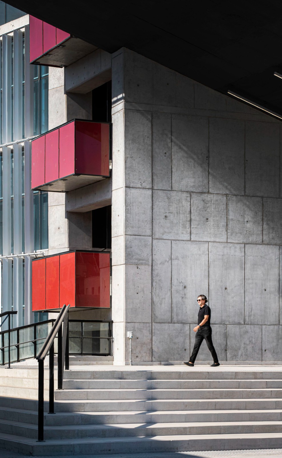 BIM建筑|楼梯漫步,圣地亚哥大学商业与经济学院 FAE / Marsino Arquitectura BIM建筑|楼梯漫步,圣地亚哥大学商业与经济学院 FAE / Marsino Arquitectura