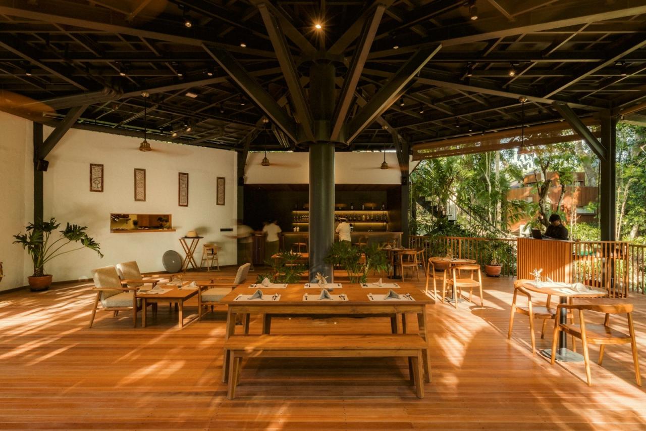 BIM建筑|八角餐厅和工作区 / Stilt Studios BIM建筑|八角餐厅和工作区 / Stilt Studios