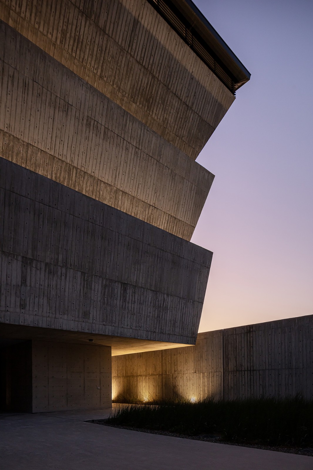 BIM建筑|山中骨灰安置所 / Behet Bondzio Lin Architekten BIM建筑|山中骨灰安置所 / Behet Bondzio Lin Architekten
