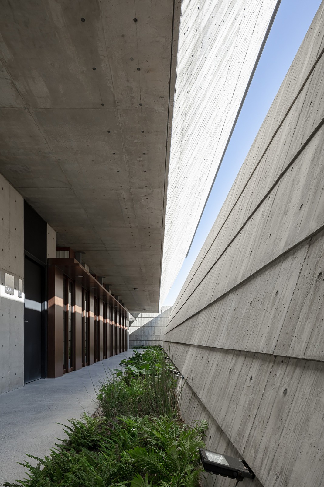 BIM建筑|山中骨灰安置所 / Behet Bondzio Lin Architekten BIM建筑|山中骨灰安置所 / Behet Bondzio Lin Architekten