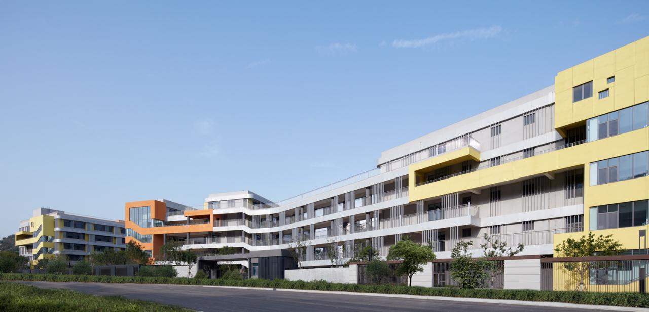 BIM建筑|自由理想的“花园城堡” :济南北康初中教育建筑群落 / UA 尤安设计 BIM建筑|自由理想的“花园城堡” :济南北康初中教育建筑群落 / UA 尤安设计