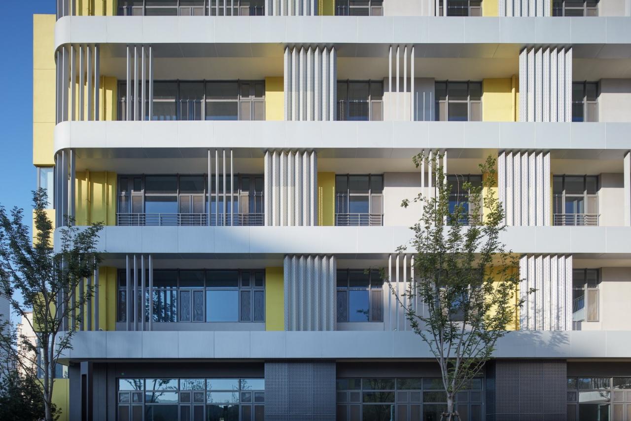 BIM建筑|自由理想的“花园城堡” :济南北康初中教育建筑群落 / UA 尤安设计 BIM建筑|自由理想的“花园城堡” :济南北康初中教育建筑群落 / UA 尤安设计