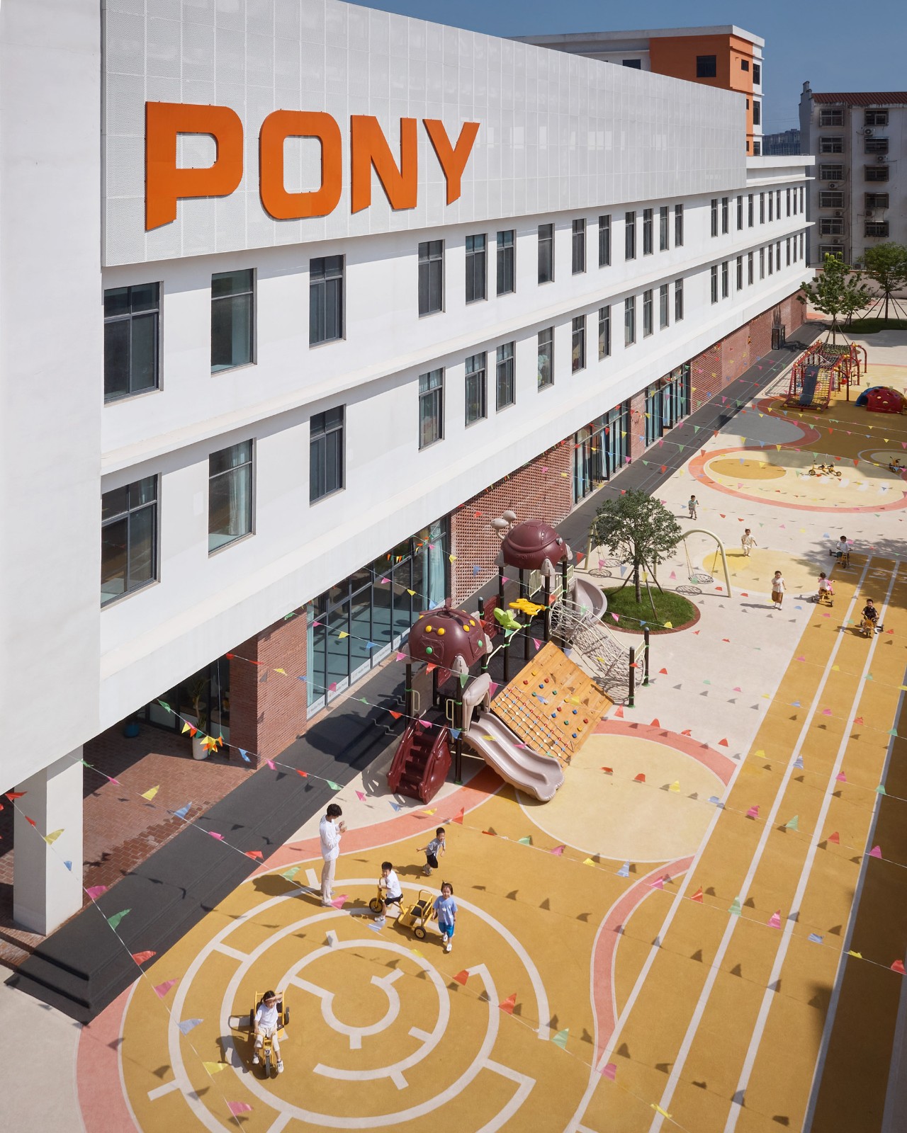 BIM建筑|县城里的新学校:送你一匹小马 / 上海立木建筑规划 BIM建筑|县城里的新学校:送你一匹小马 / 上海立木建筑规划