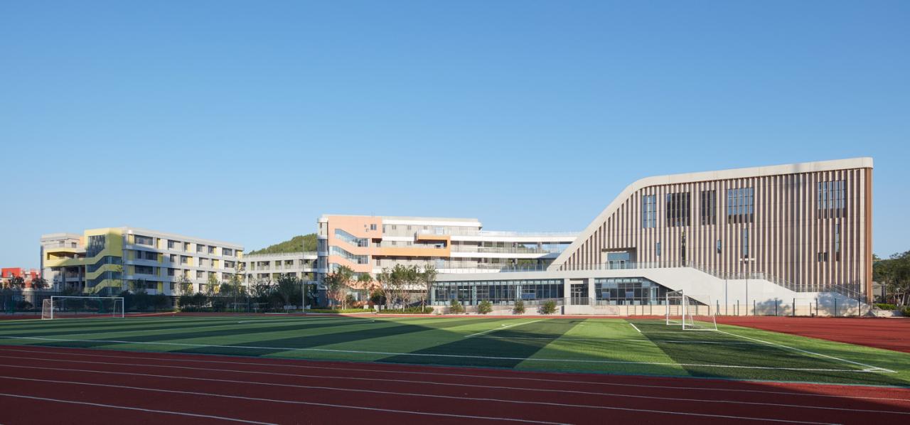 BIM建筑|自由理想的“花园城堡” :济南北康初中教育建筑群落 / UA 尤安设计 BIM建筑|自由理想的“花园城堡” :济南北康初中教育建筑群落 / UA 尤安设计