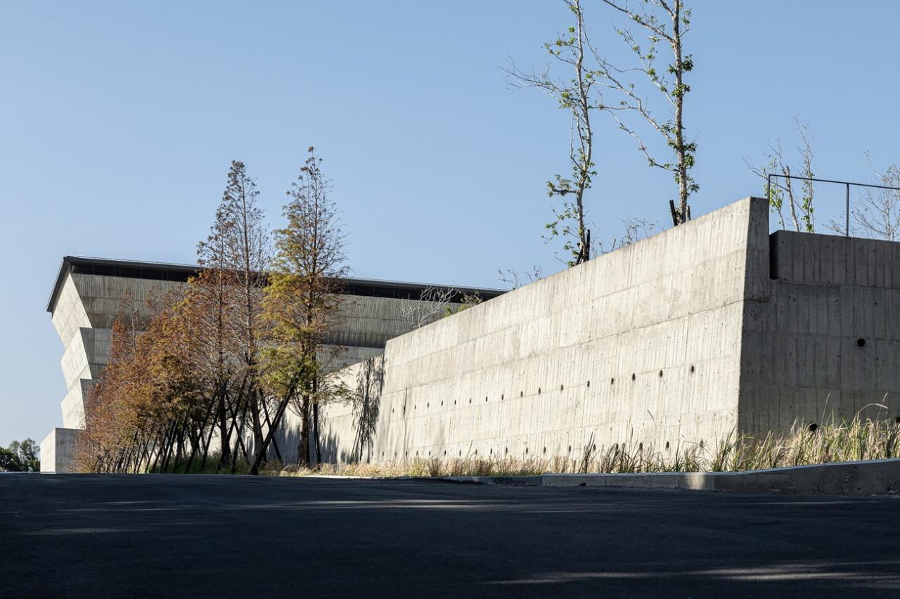 BIM建筑|山中骨灰安置所 / Behet Bondzio Lin Architekten BIM建筑|山中骨灰安置所 / Behet Bondzio Lin Architekten