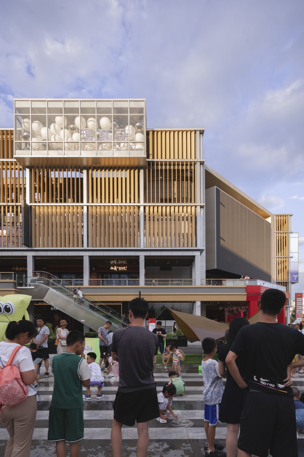 BIM建筑|“空中街巷”唤醒北京“睡城”,首开LONG街城市更新 / ZEN正象设计 BIM建筑|“空中街巷”唤醒北京“睡城”,首开LONG街城市更新 / ZEN正象设计